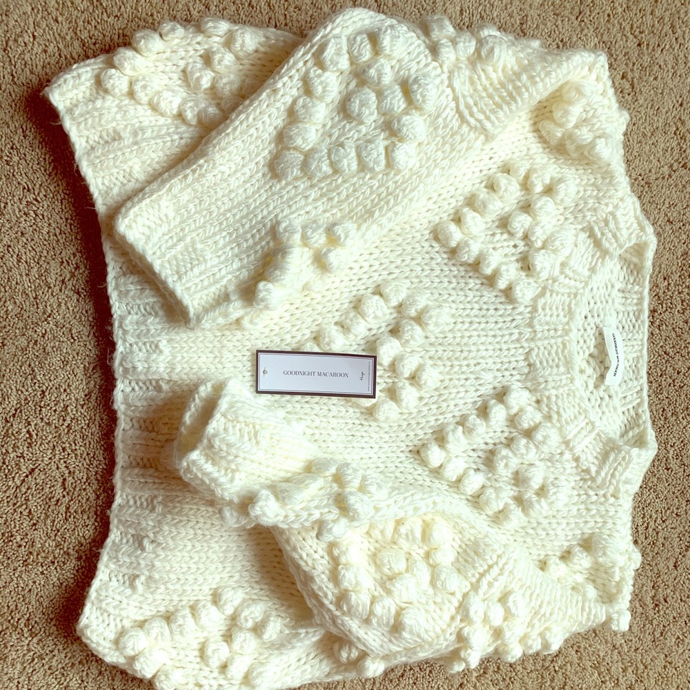 Super cute Pom Pom sweater